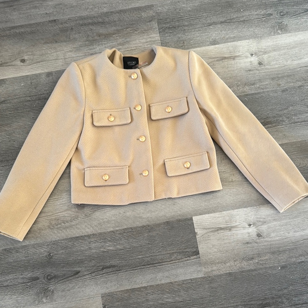 Studio by the Workshop Beige Textured Blazer with Gold Accents NWT Size Small